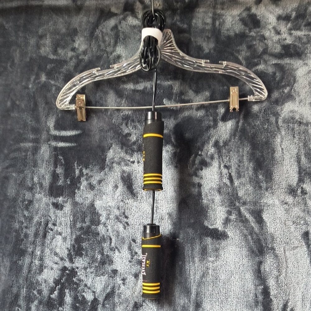 Everlast Fit Black Jump Rope with Yellow Stripes Weighted